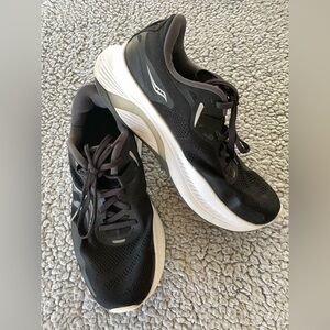 Saucony Womens Guide Black And White Running Shoes Sz- 8 W